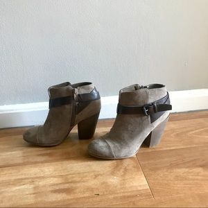 Carlos by Carlos Santana Booties